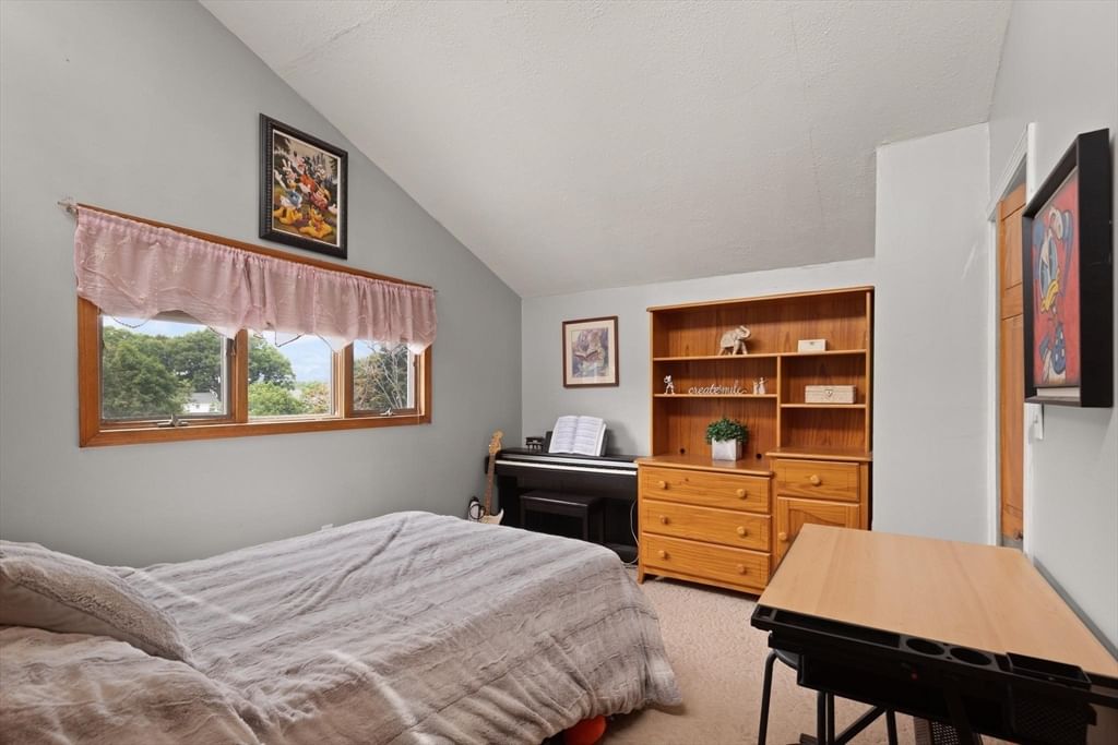 75 Andrews St Medford — Photo 18 of 40