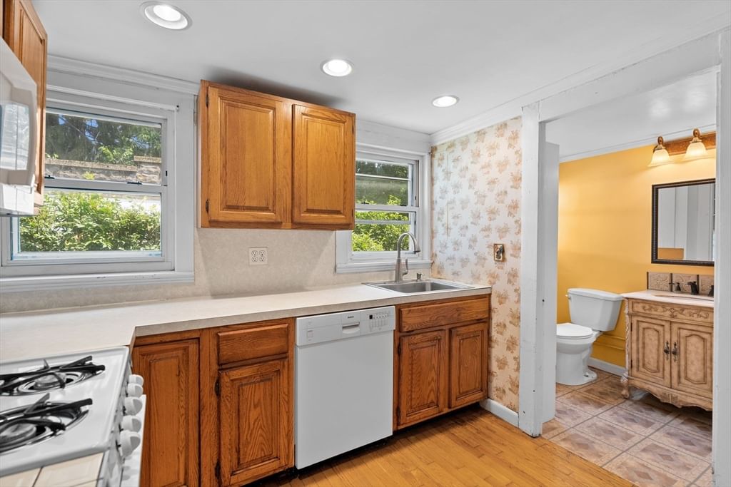 22-24 Greenview Avenue Boston — Photo 19 of 41