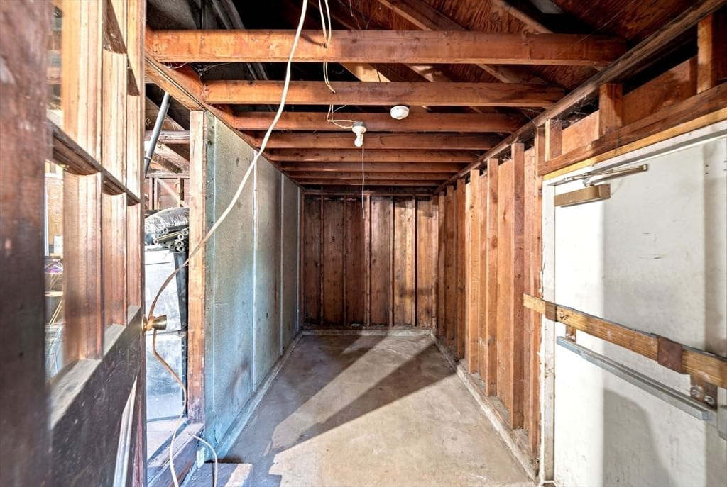 335 N Washington St North Attleboro — Photo 18 of 36