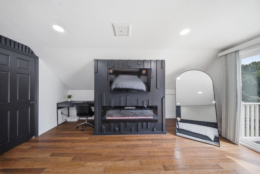 345 Pleasantdale Rd, Rutland, MA 01543 photo 4