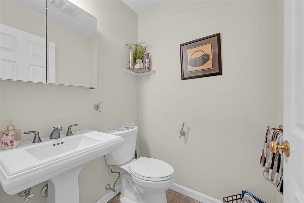 120 Colonial Dr #120, Sturbridge, MA 01566 photo 4