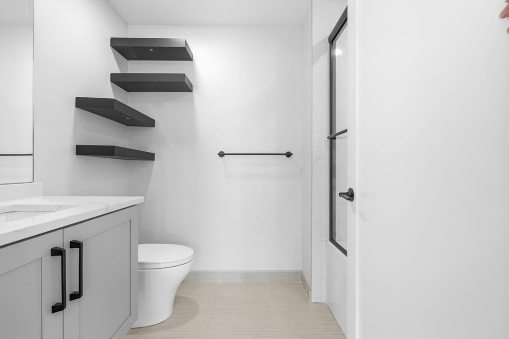 287 Maverick St #U202 Boston — Photo 17 of 18