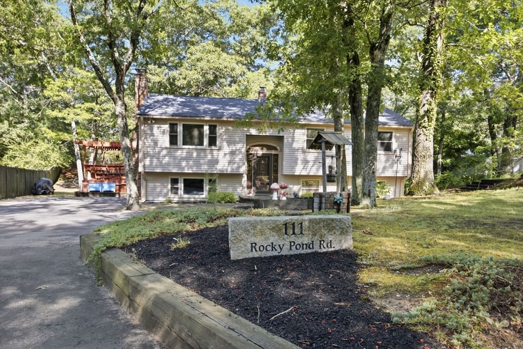 111 Rocky Pond Rd Plymouth — Photo 1 of 38