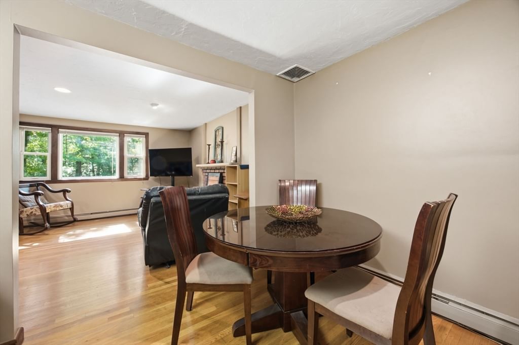 111 Rocky Pond Rd Plymouth — Photo 10 of 38