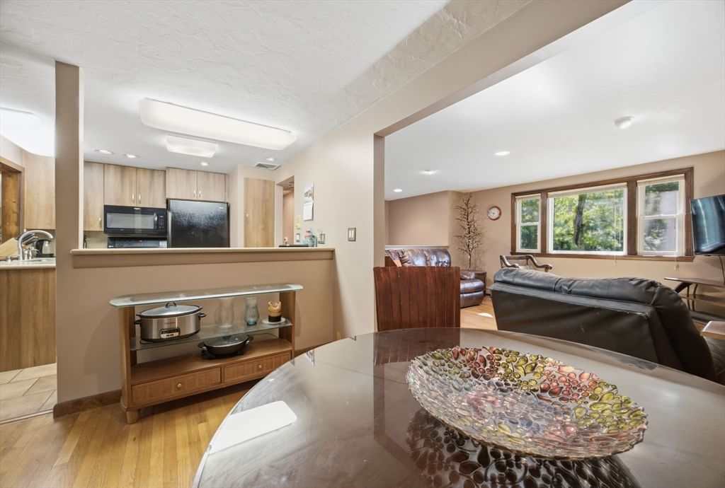 111 Rocky Pond Rd Plymouth — Photo 11 of 38