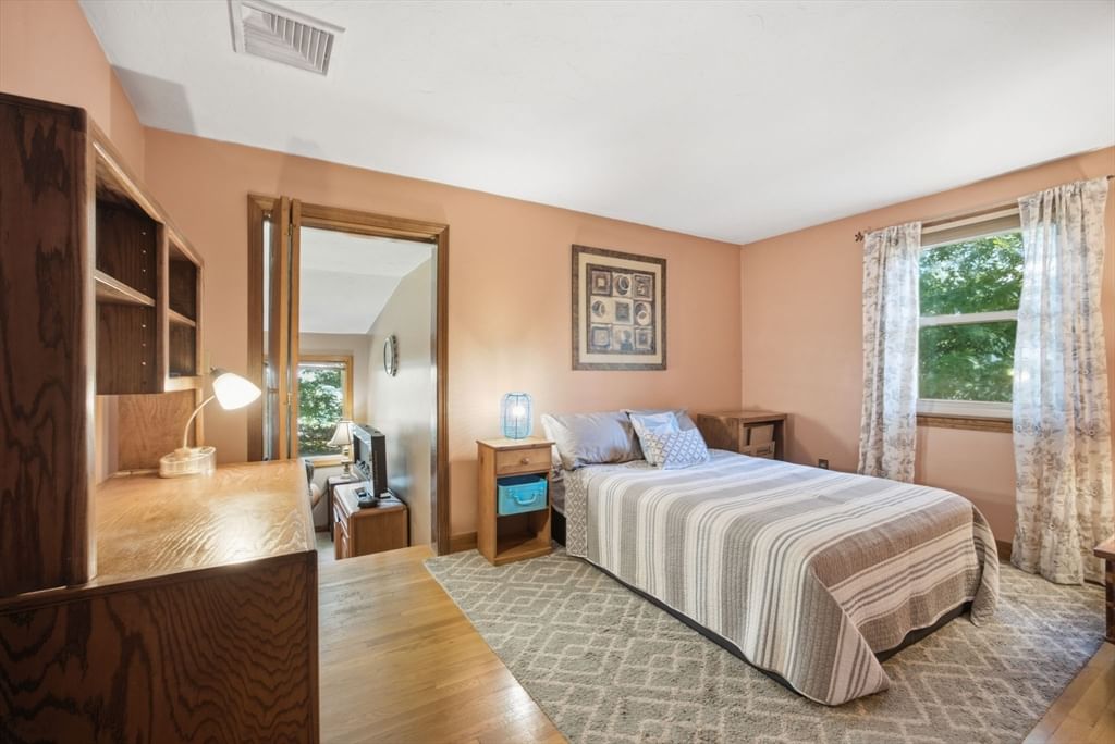 111 Rocky Pond Rd Plymouth — Photo 14 of 38