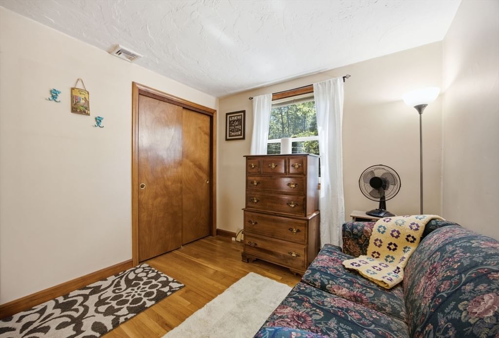 111 Rocky Pond Rd Plymouth — Photo 17 of 38
