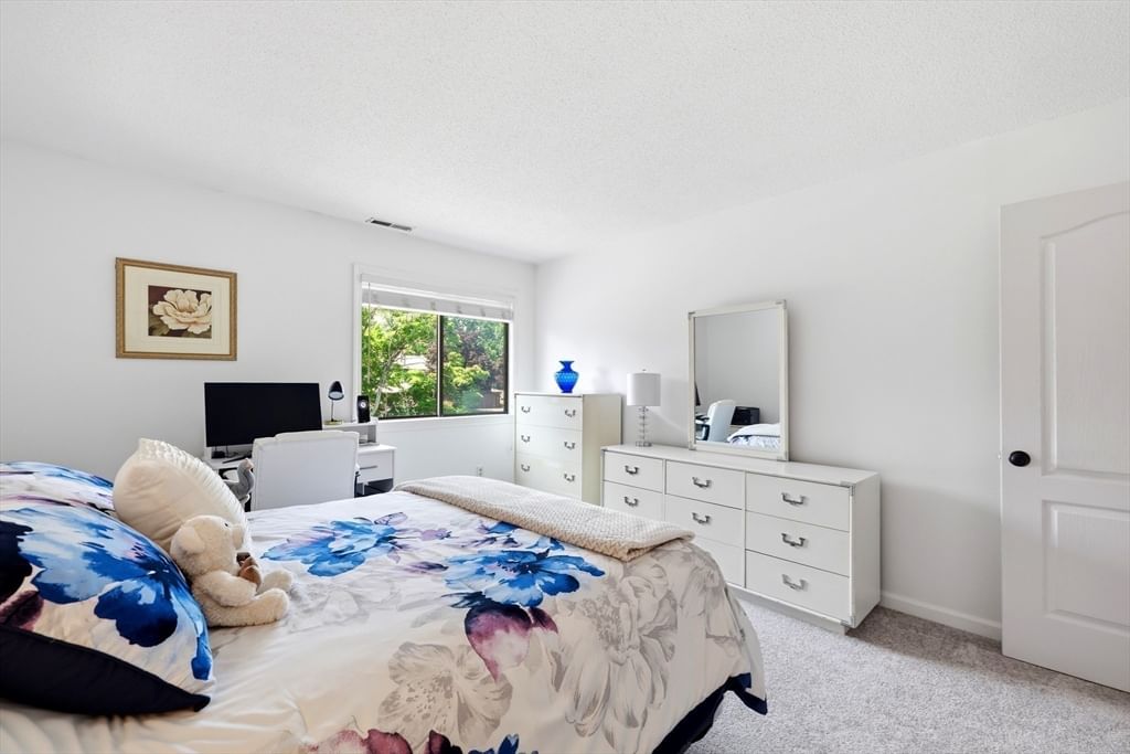 43 Dogwood Ln #43 Agawam — Photo 17 of 28