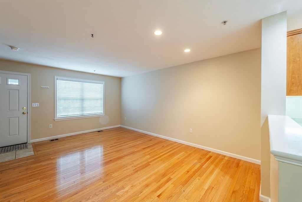 99 Boxberry Ln #99 Rockland — Photo 17 of 25