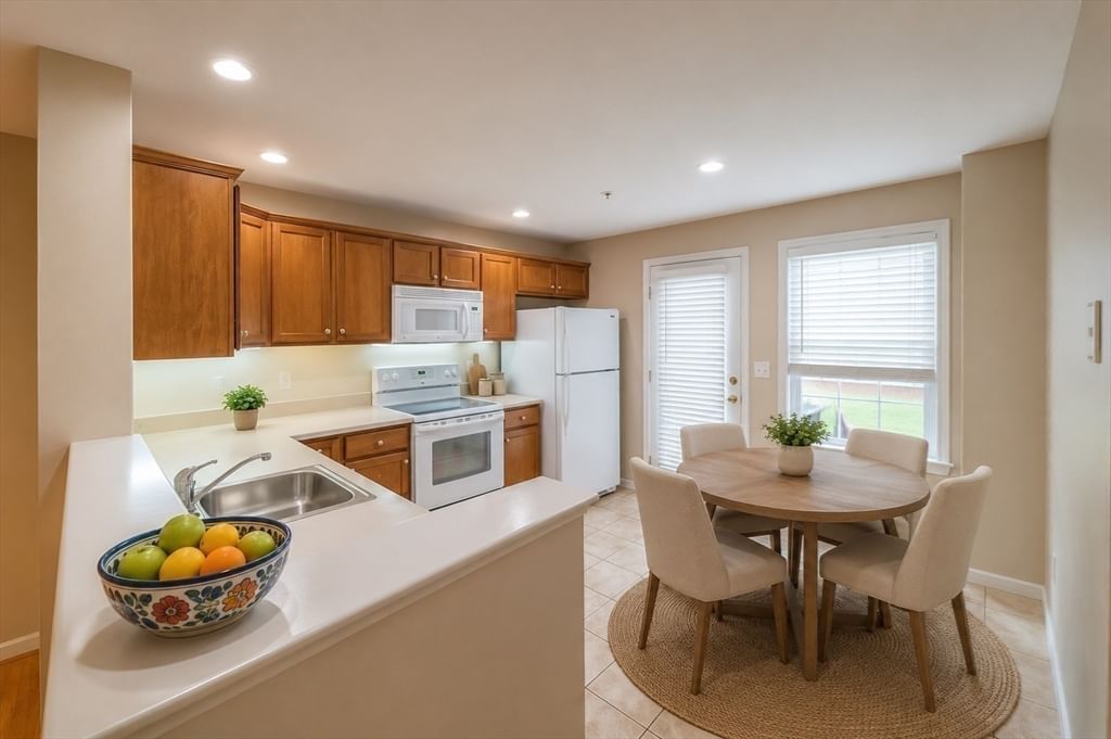 99 Boxberry Ln #99 Rockland — Photo 6 of 25