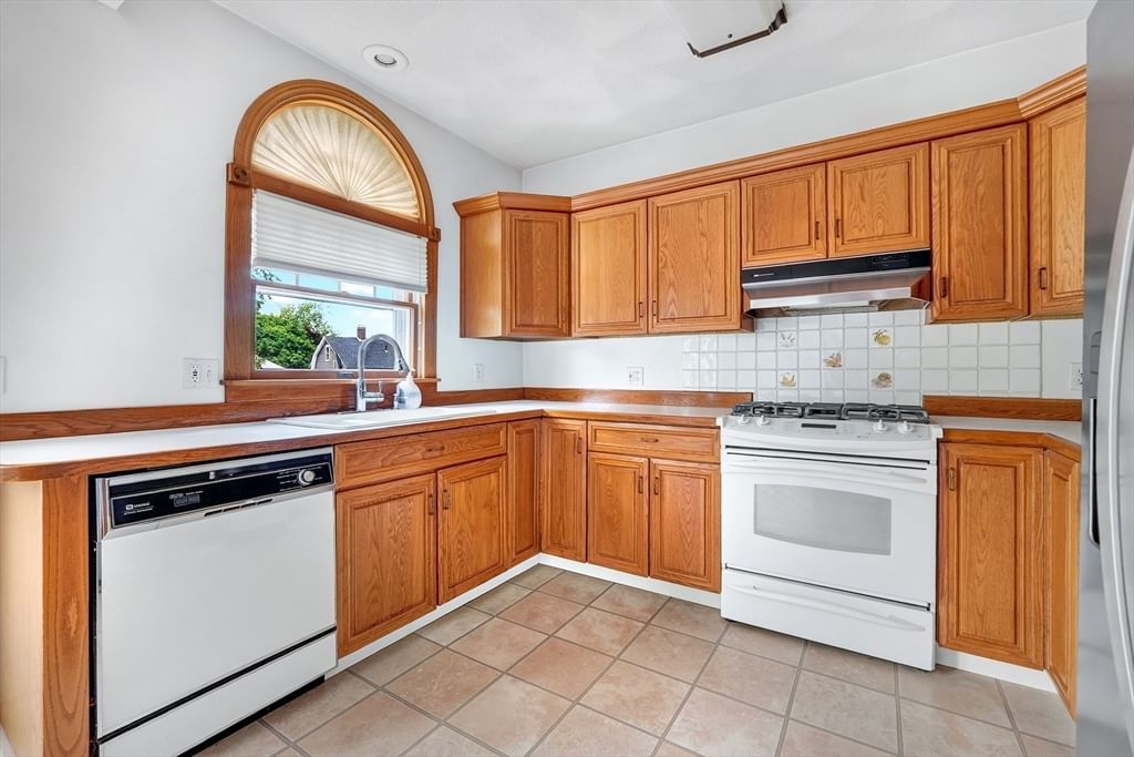 37 Loring Rd. Winthrop — Photo 11 of 42