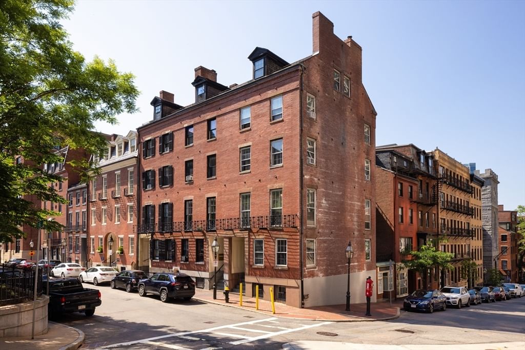Photo of 2 Derne Street, Boston, MA