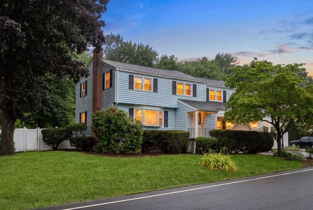 Property at 10 Locust Street, Burlington, MA 01803