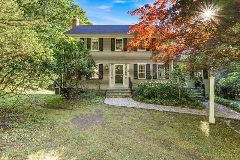 21 Goulding St E