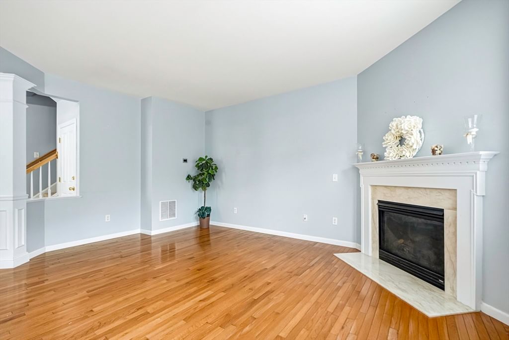 46 Tulip Cir. #46 Grafton — Photo 10 of 41