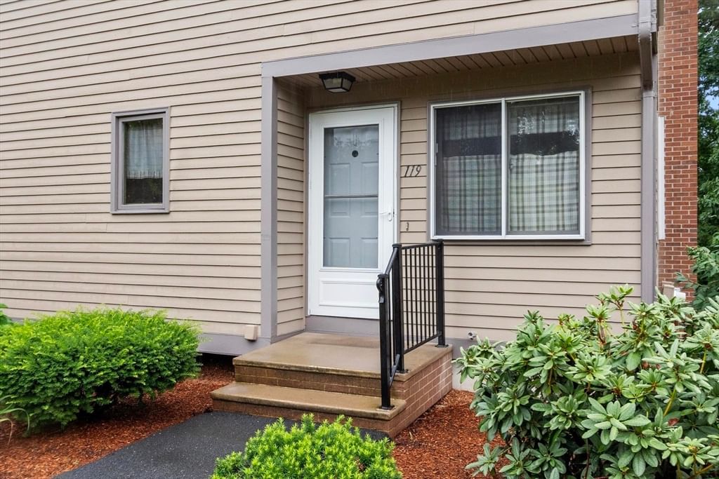 119 Cortland Cir #119 Leominster — Photo 3 of 33