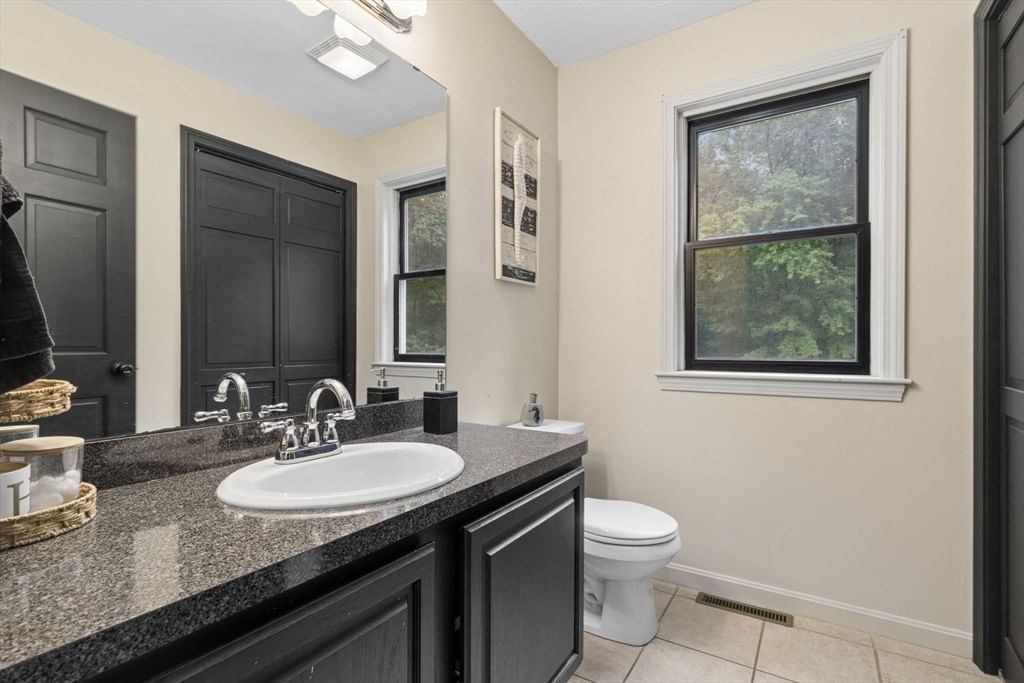 13 Country Club Rd, Sterling, MA 01564 photo 5