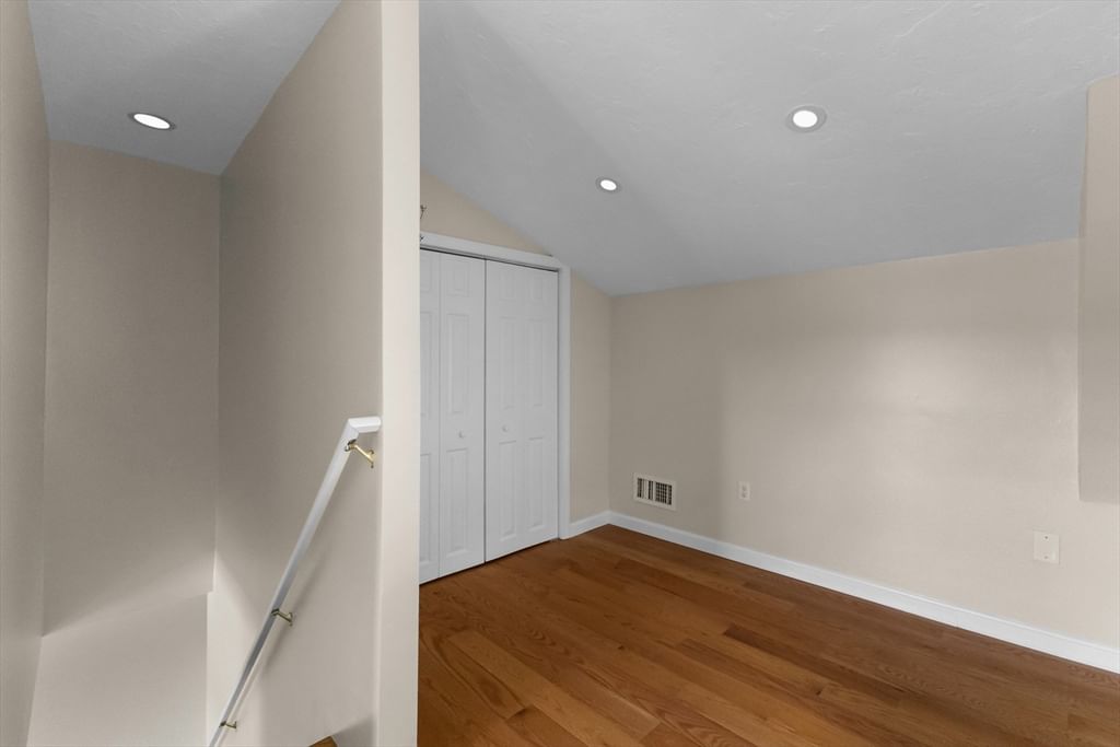 20-B Oakland Ave, Shrewsbury, MA Photo #17