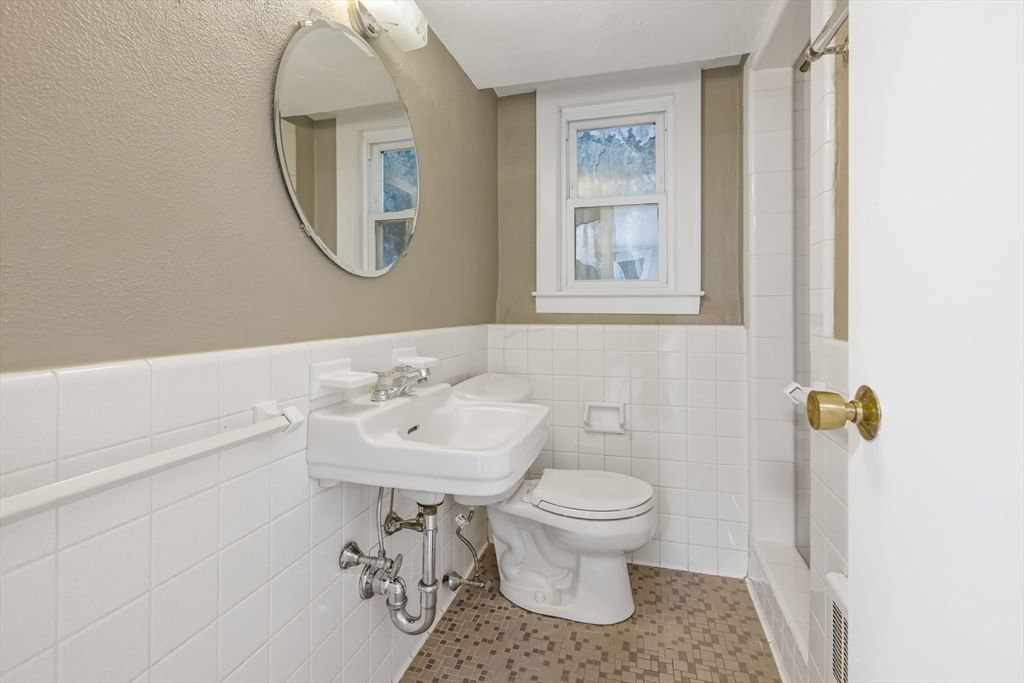 22 Bracebridge Road Newton — Photo 29 of 39