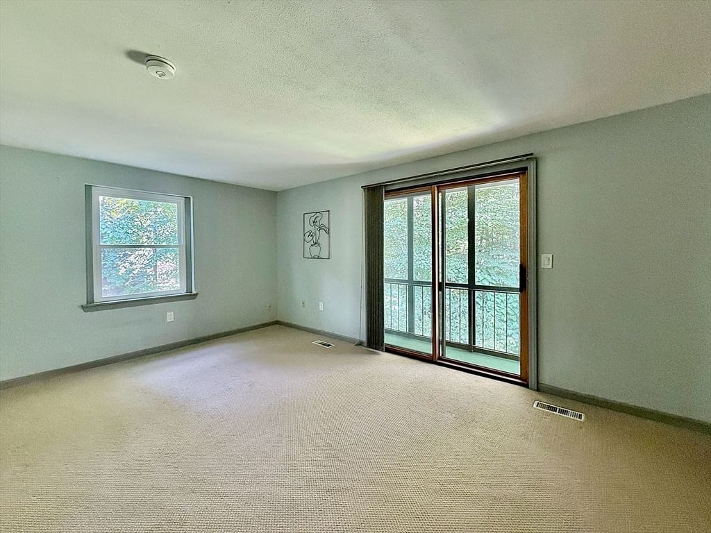 162 Prospect Ave #7 Northampton — Photo 15 of 22