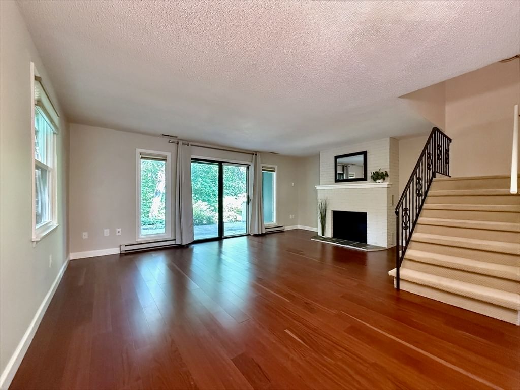 162 Prospect Ave #7 Northampton — Photo 3 of 22