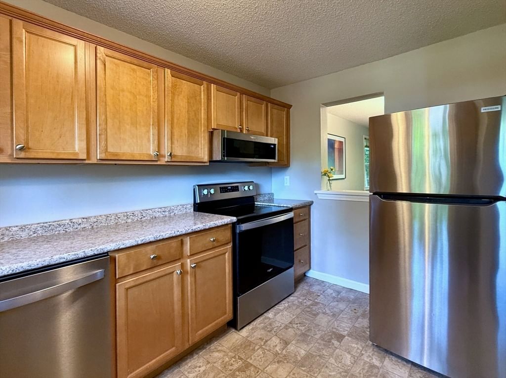 162 Prospect Ave #7 Northampton — Photo 7 of 22