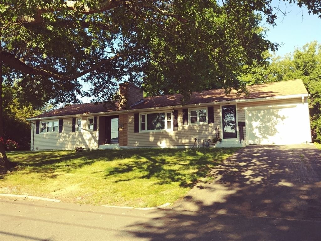 68 Dayton St, Springfield, MA 01118 photo 5