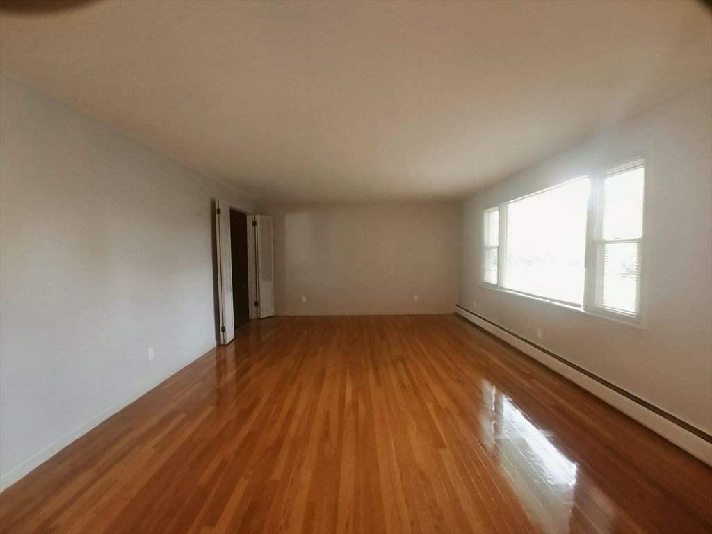 68 Dayton St Springfield — Photo 8 of 26