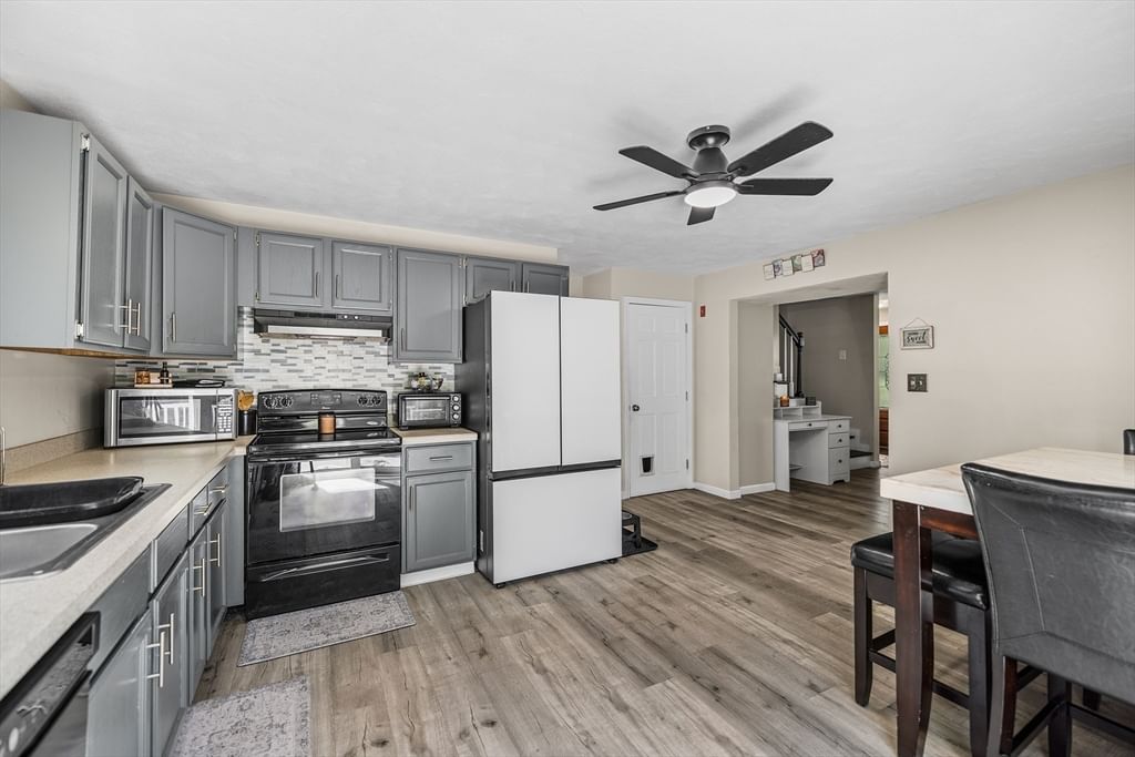 6 Michelle Ln #6, Blackstone, MA 01504 photo 2