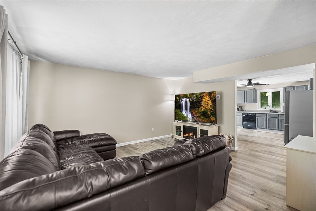 6 Michelle Ln #6, Blackstone, MA 01504 photo 3