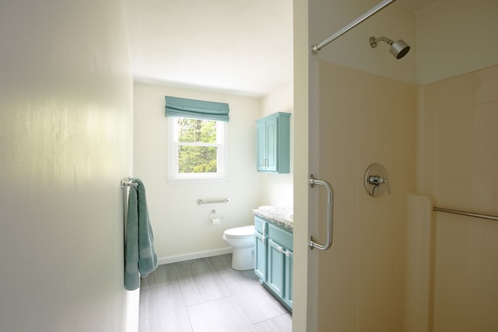 95 Rockville Ave Falmouth — Photo 8 of 19