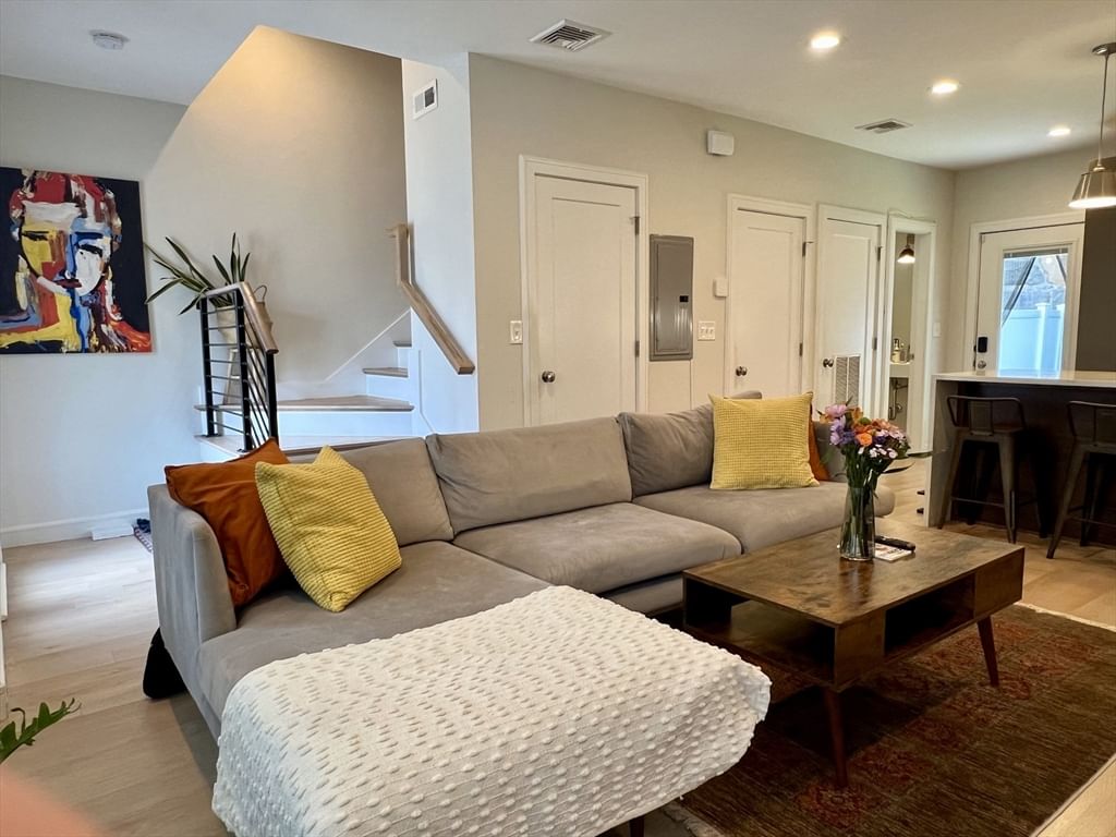 56 Robey St #56 Boston — Photo 4 of 38
