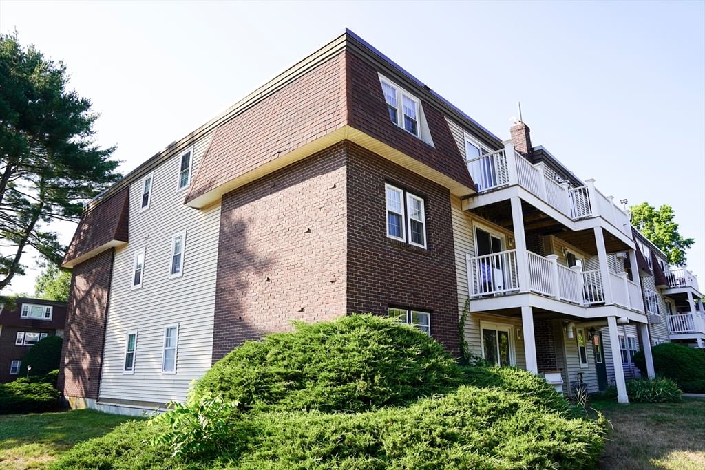 Photo of 180 Main Street, Bridgewater, MA