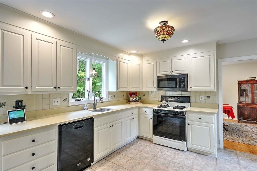 1 Greenwood Dr, Millis, MA Photo #15