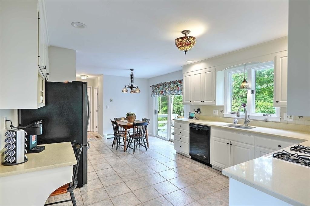 1 Greenwood Dr, Millis, MA Photo #17