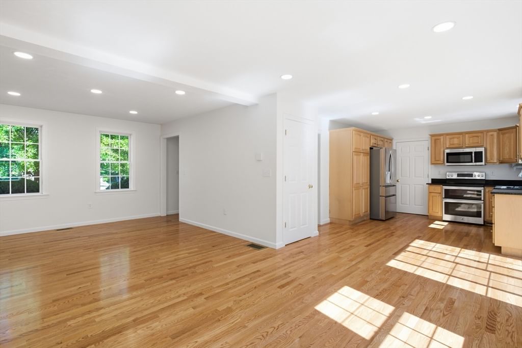 4 Azalea Circle Millbury — Photo 13 of 40