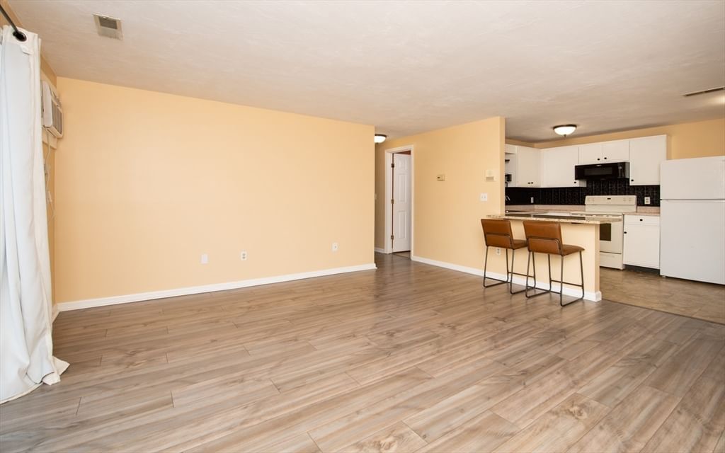 Photo of 1585 Braley Rd, New Bedford, MA