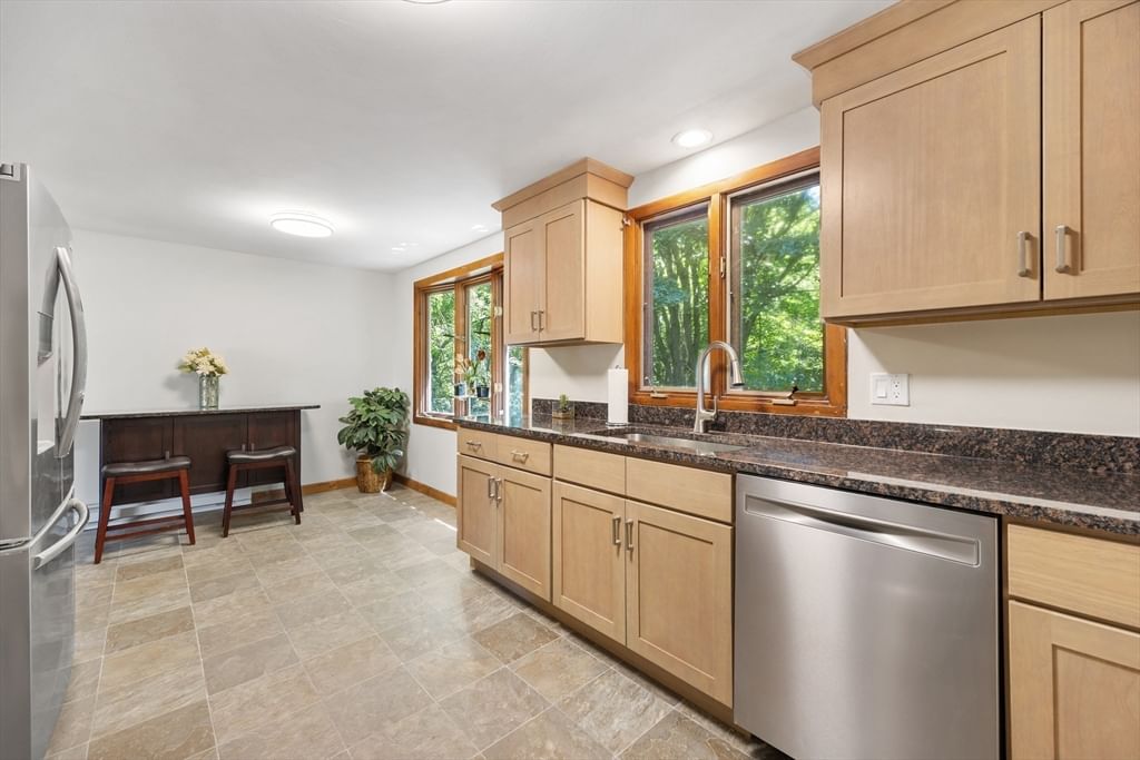 195 Murphy Lane, Chicopee, MA Photo #17