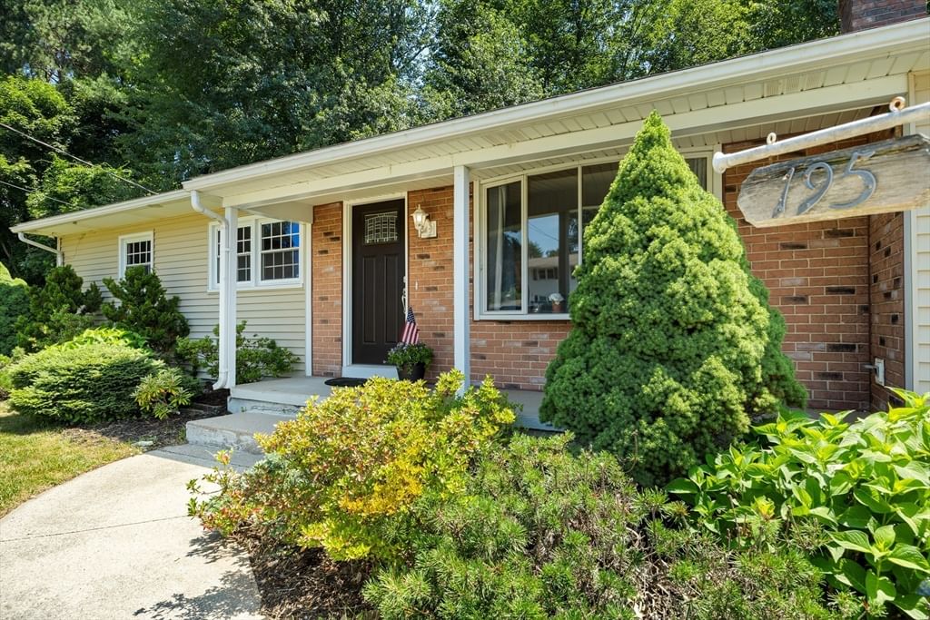 195 Murphy Lane, Chicopee, MA Photo #2
