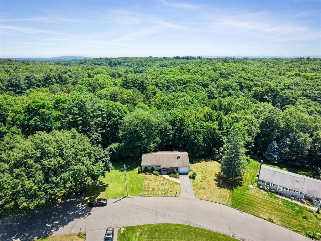 195 Murphy Lane, Chicopee, MA Photo #5