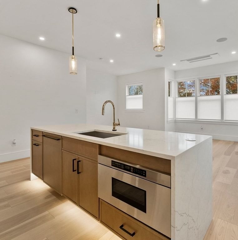 327 Alewife Brook Pkwy #B Somerville — Photo 11 of 41