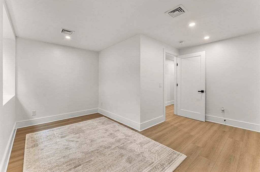 327 Alewife Brook Pkwy #B, Somerville, MA Photo #30