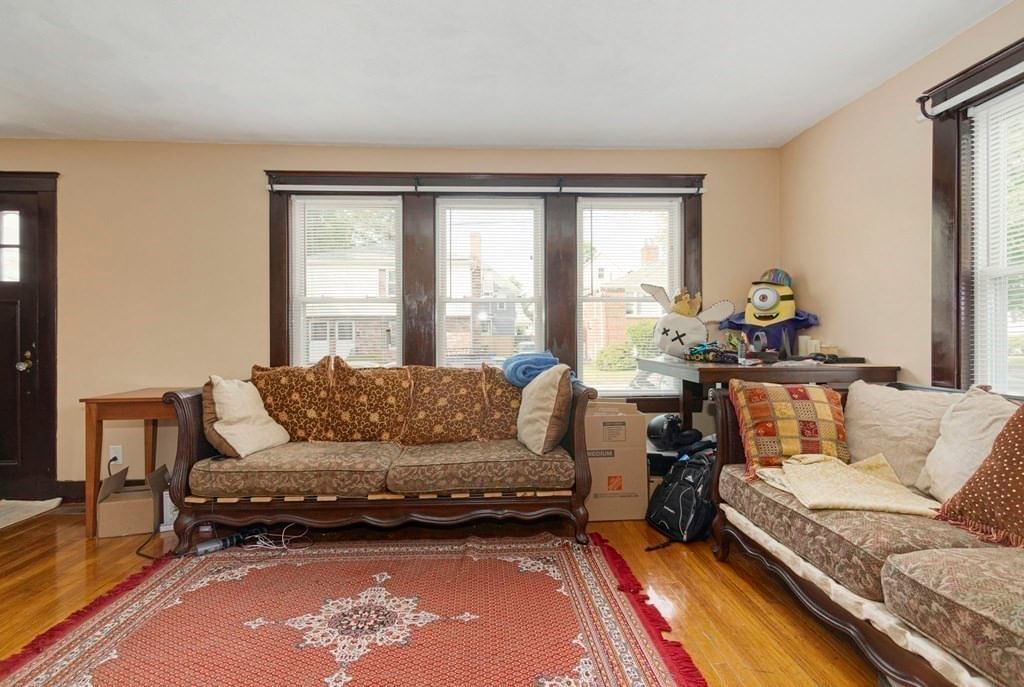 31-33 Underwood Ave #1, Newton, MA Photo #2