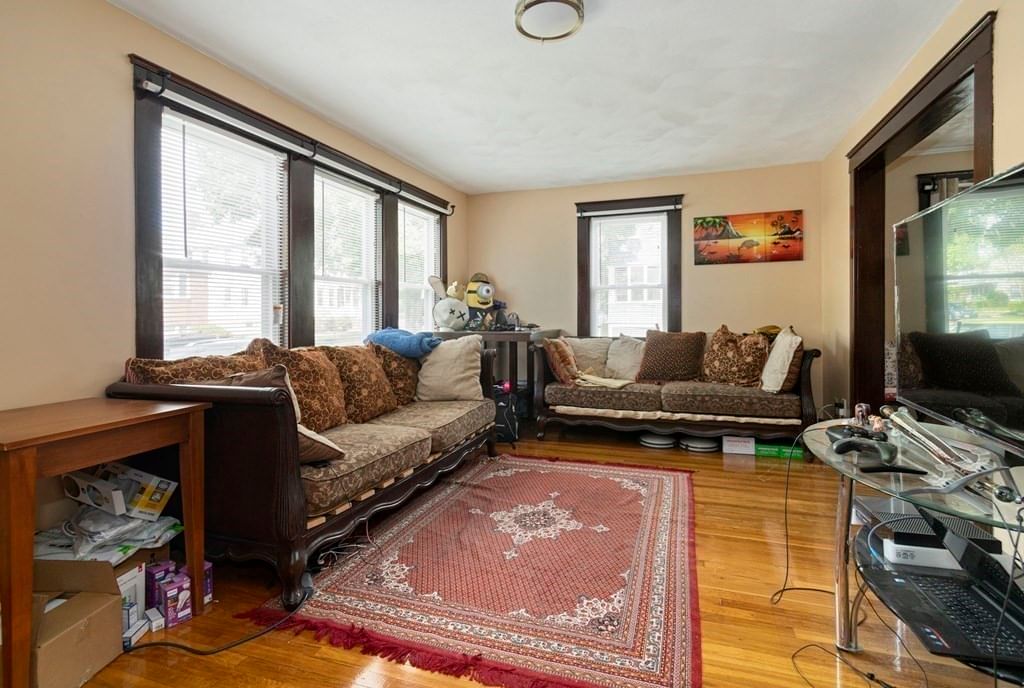 31-33 Underwood Ave #1, Newton, MA Photo #3