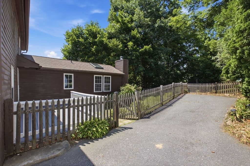 260 Mendon St, Uxbridge, MA Photo #3