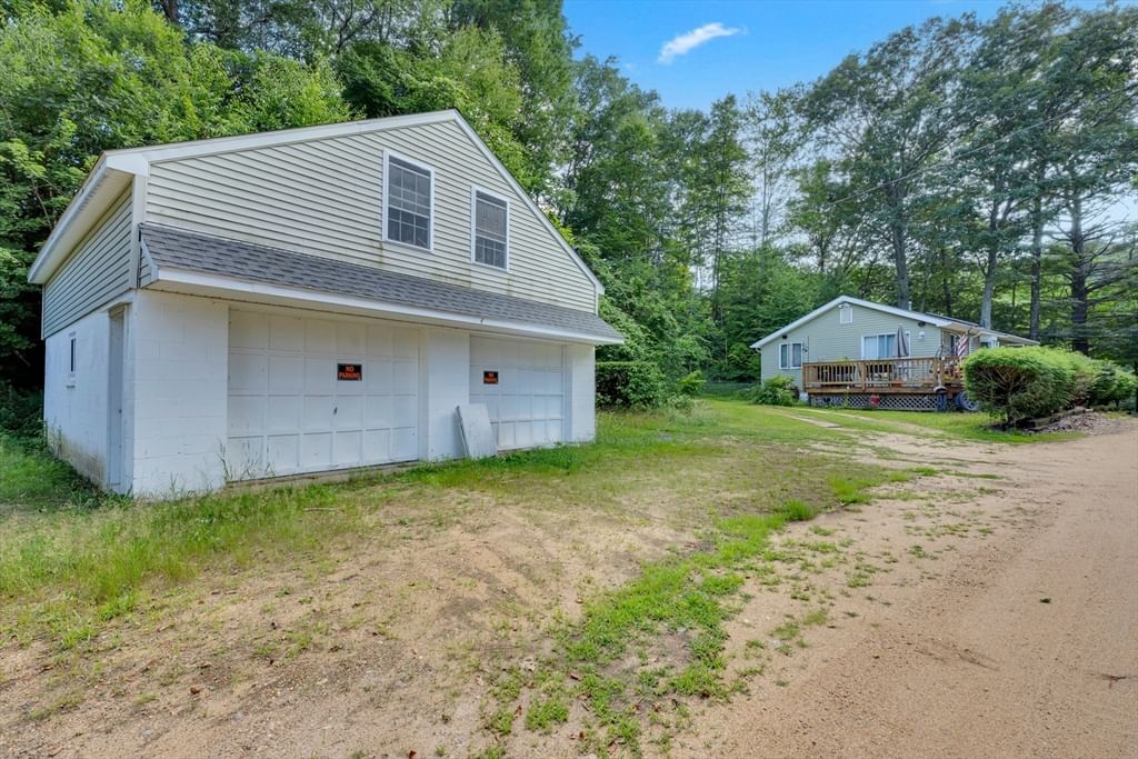 2 Roberts Park Rd, Holland, MA, 2 Roberts Park Rd, Holland, MA Photo #5