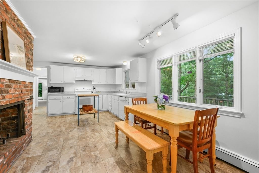 24 Faunce Mountain Rd Sandwich — Photo 7 of 39
