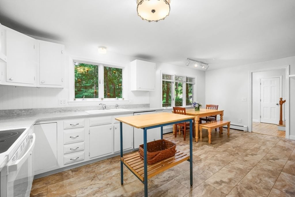 24 Faunce Mountain Rd Sandwich — Photo 9 of 39