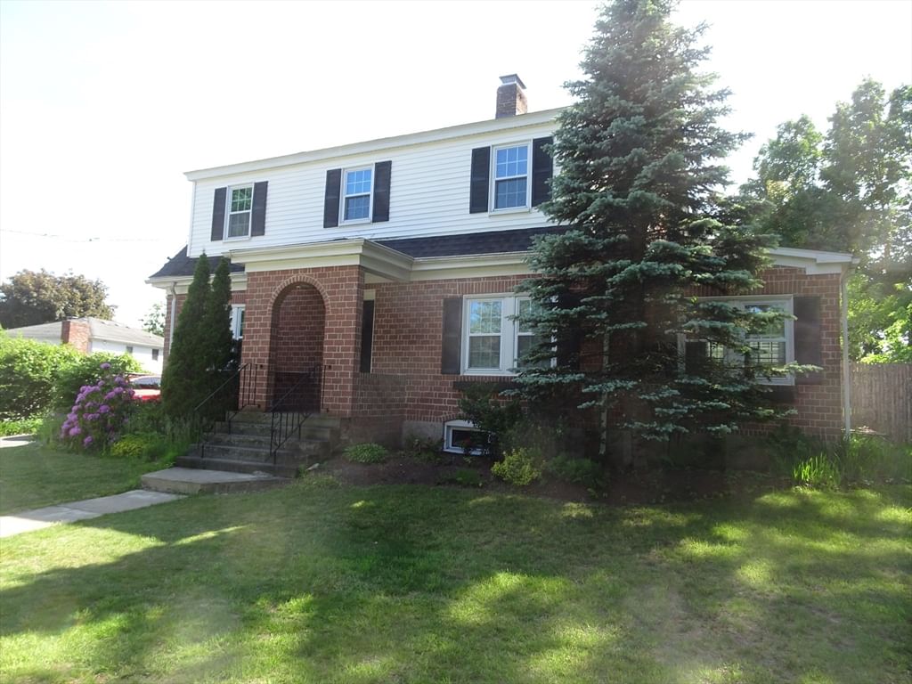 80 Center St, Burlington, MA Photo #2