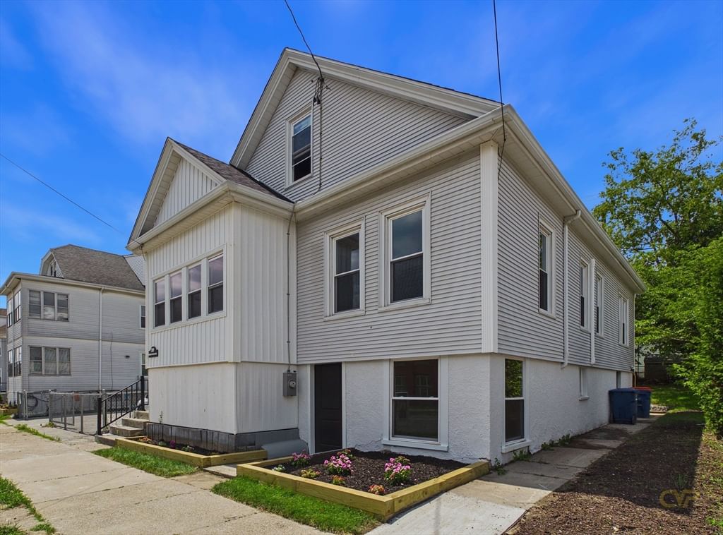 Photo of 759 Belleville Ave, New Bedford, MA